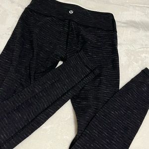 lulu lemon soft leggings mid rise size 6. great condition.